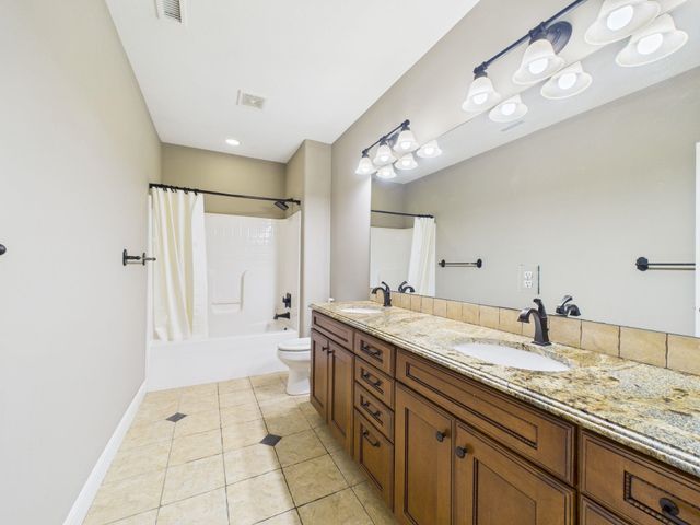 7972 E Caribou Pl, Bel Aire, KS 67226