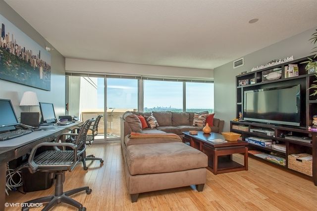 1720 MAPLE Avenue 2670, Evanston, IL 60201