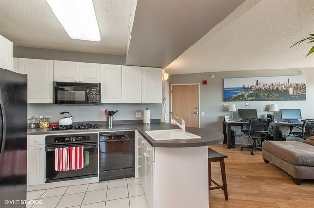 1720 MAPLE Avenue 2670, Evanston, IL 60201