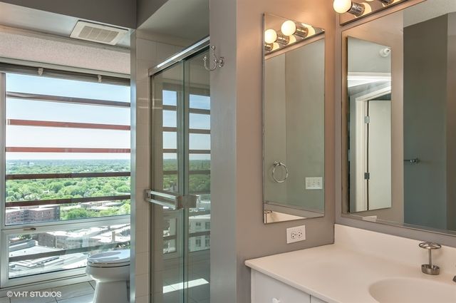 1720 MAPLE Avenue 2670, Evanston, IL 60201