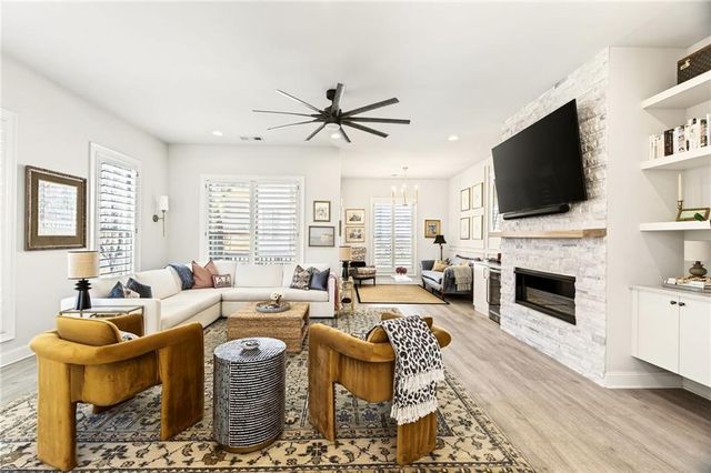 4342 Parkside Place, Atlanta, GA 30342