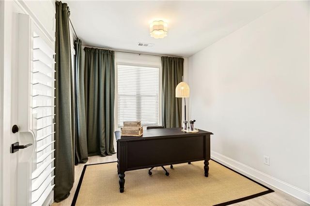 4342 Parkside Place, Atlanta, GA 30342