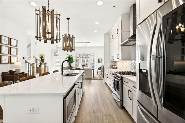 4342 Parkside Place, Atlanta, GA 30342