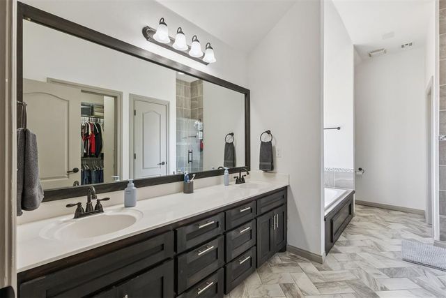 4721 Fawn Run Drive, Yukon, OK 73099