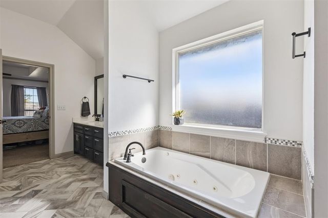 4721 Fawn Run Drive, Yukon, OK 73099