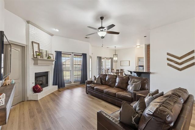 4721 Fawn Run Drive, Yukon, OK 73099