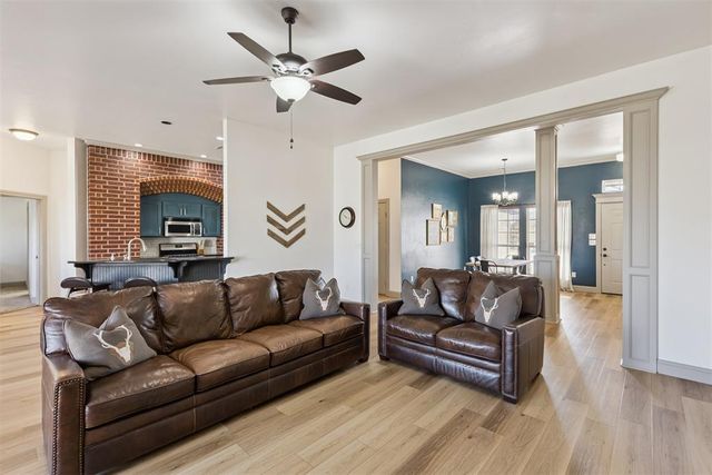 4721 Fawn Run Drive, Yukon, OK 73099