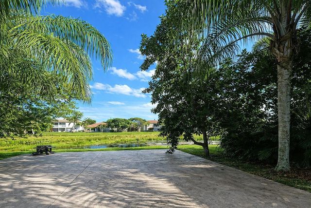 1381 Beacon Circle, Wellington, FL 33414