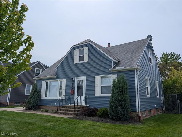 1678 Byron Drive, Mayfield Heights, OH 44124