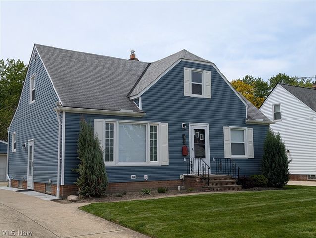 1678 Byron Drive, Mayfield Heights, OH 44124