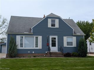 1678 Byron Drive, Mayfield Heights, OH 44124