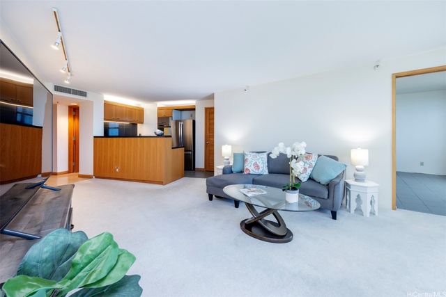 1330 Ala Moana Boulevard 3807, Honolulu, HI 96814