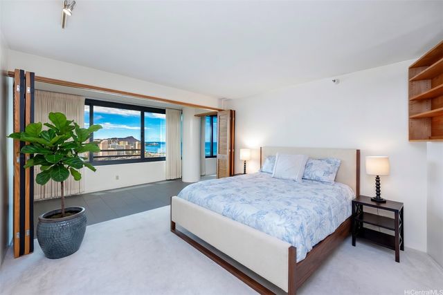 1330 Ala Moana Boulevard 3807, Honolulu, HI 96814