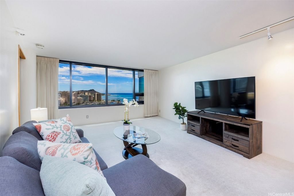 1330 Ala Moana Boulevard 3807, Honolulu, HI 96814