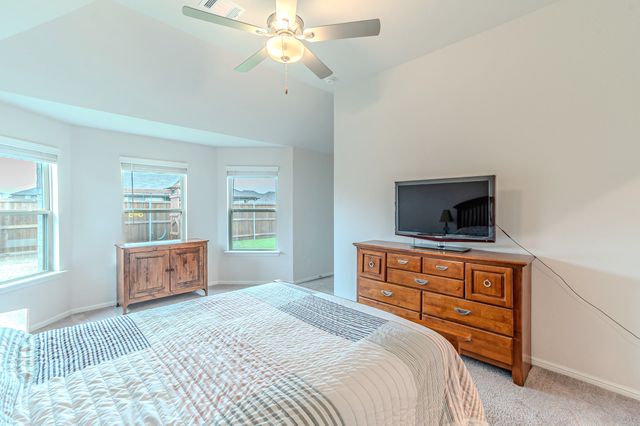 9000 Flying Eagle Lane, Fort Worth, TX 76131