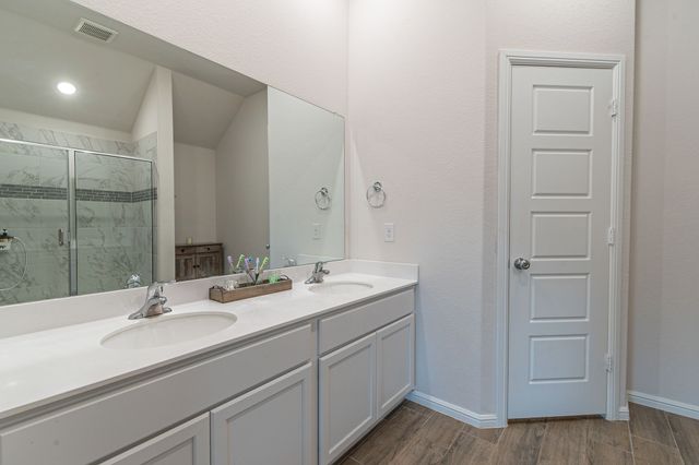 9000 Flying Eagle Lane, Fort Worth, TX 76131