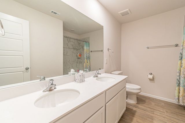 9000 Flying Eagle Lane, Fort Worth, TX 76131