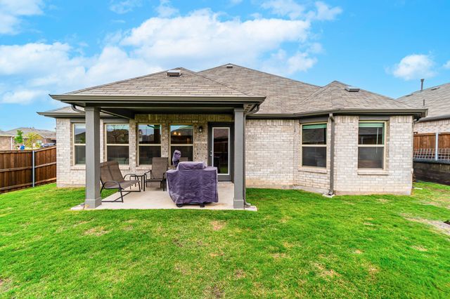 9000 Flying Eagle Lane, Fort Worth, TX 76131