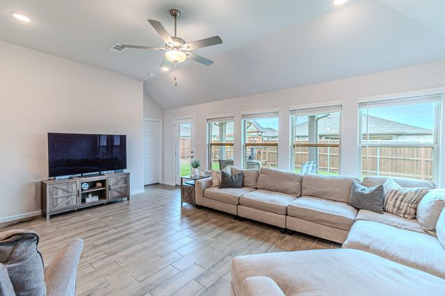 9000 Flying Eagle Lane, Fort Worth, TX 76131