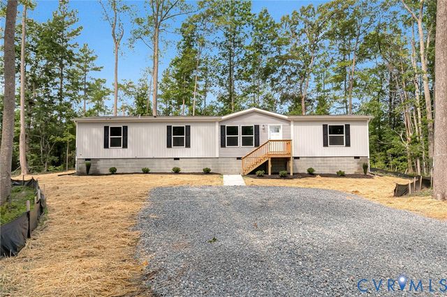 15263 Cross County Rd, Mineral, VA 23117
