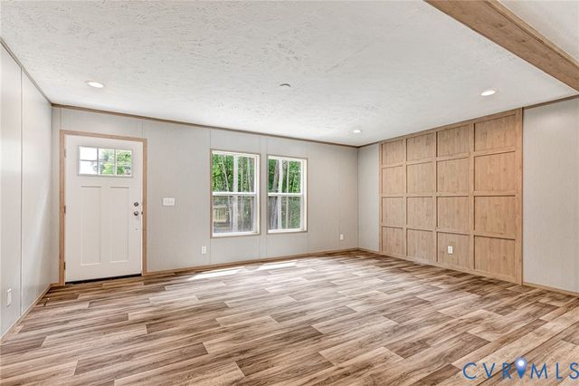15263 Cross County Rd, Mineral, VA 23117