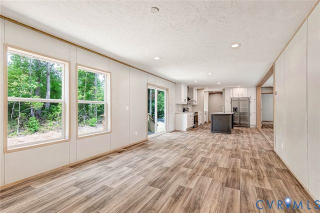 15263 Cross County Rd, Mineral, VA 23117