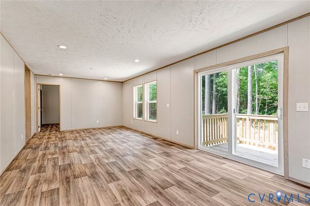 15263 Cross County Rd, Mineral, VA 23117