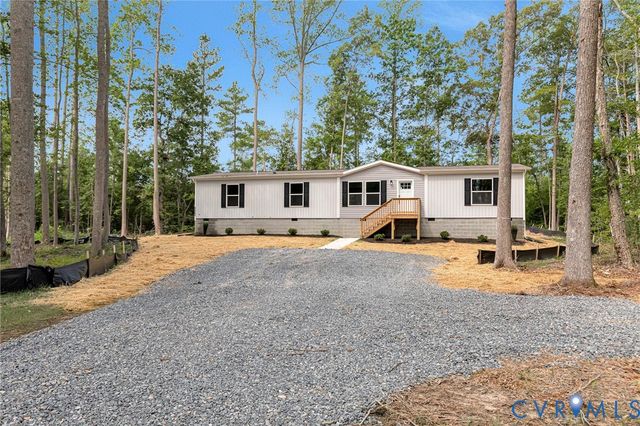 15263 Cross County Rd, Mineral, VA 23117
