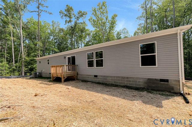 15263 Cross County Rd, Mineral, VA 23117