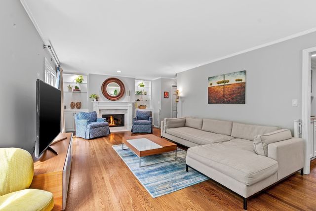 30 Pleasant Street 30, Wellesley, MA 02482