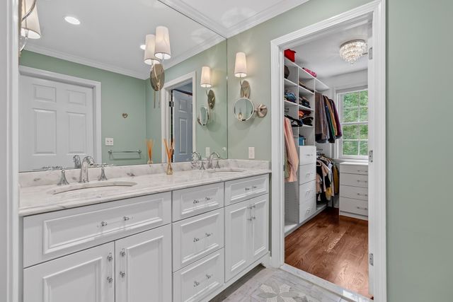 30 Pleasant Street 30, Wellesley, MA 02482