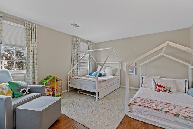 30 Pleasant Street 30, Wellesley, MA 02482