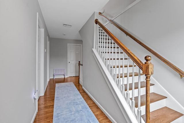 30 Pleasant Street 30, Wellesley, MA 02482