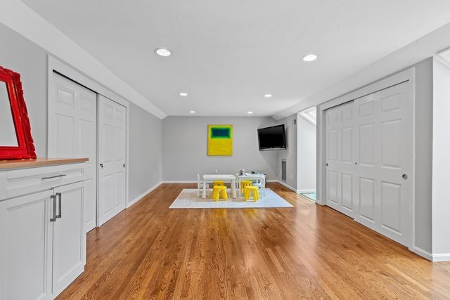 30 Pleasant Street 30, Wellesley, MA 02482