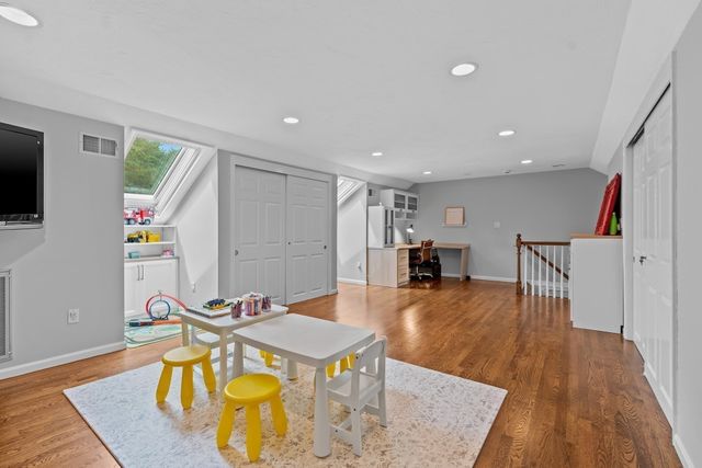30 Pleasant Street 30, Wellesley, MA 02482