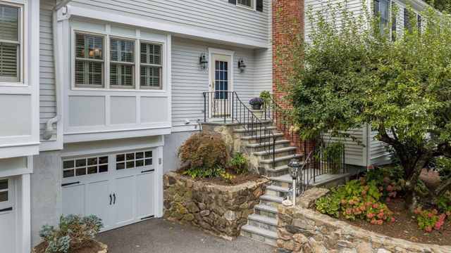 30 Pleasant Street 30, Wellesley, MA 02482
