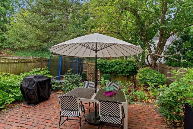30 Pleasant Street 30, Wellesley, MA 02482