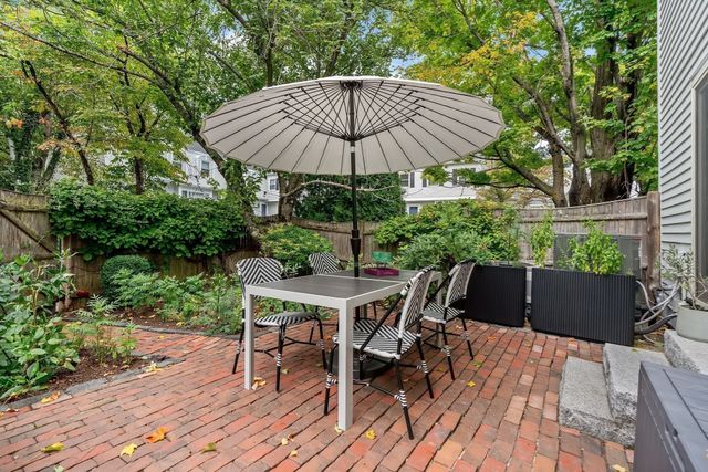 30 Pleasant Street 30, Wellesley, MA 02482