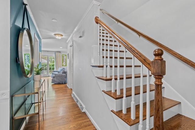 30 Pleasant Street 30, Wellesley, MA 02482