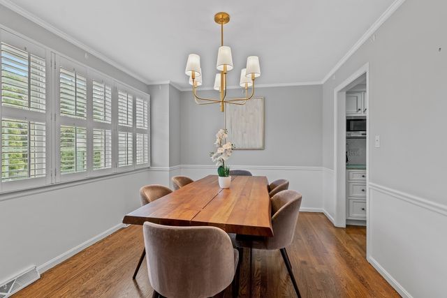 30 Pleasant Street 30, Wellesley, MA 02482