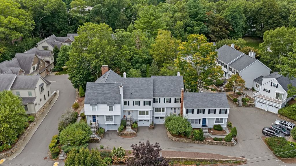 30 Pleasant Street 30, Wellesley, MA 02482