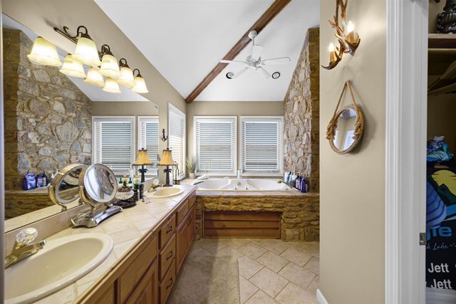 228 CHICKASAW TRACE RD, Cherokee, AL 35616