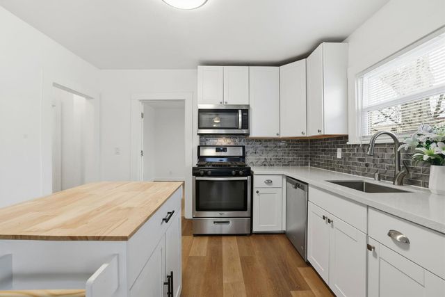 702 Dixieanne Ave, Sacramento, CA 95815