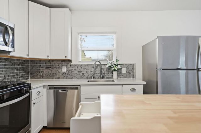 702 Dixieanne Ave, Sacramento, CA 95815