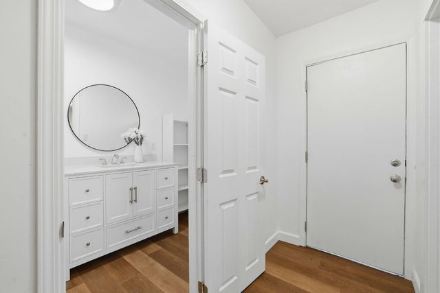 702 Dixieanne Ave, Sacramento, CA 95815