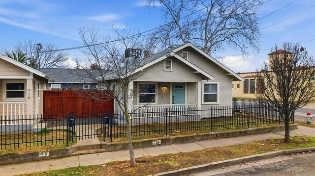 702 Dixieanne Ave, Sacramento, CA 95815