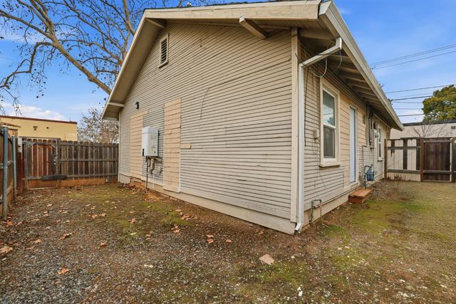 702 Dixieanne Ave, Sacramento, CA 95815