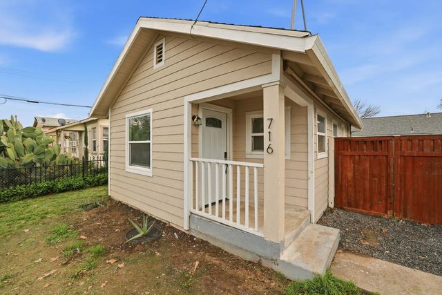 702 Dixieanne Ave, Sacramento, CA 95815