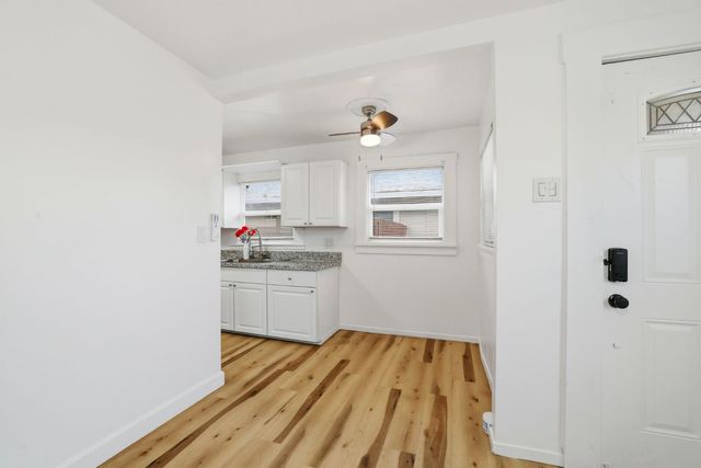 702 Dixieanne Ave, Sacramento, CA 95815