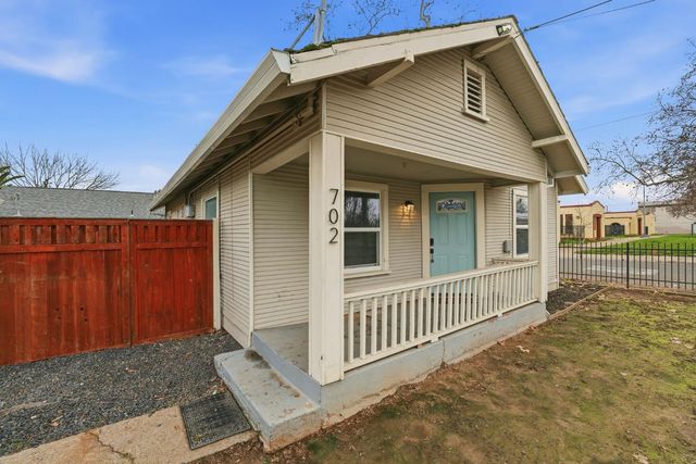 702 Dixieanne Ave, Sacramento, CA 95815